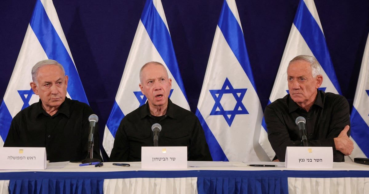 إسرائيل.. هل يُلبي غالانت دعوة غانتس للاستقالة؟