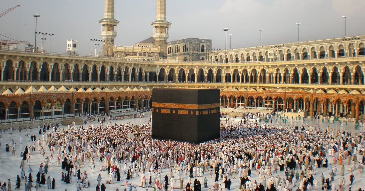 من "لندن إلى مكة".. أسرار"الرضا والسعادة" ترويها أول حاجة أوروبية