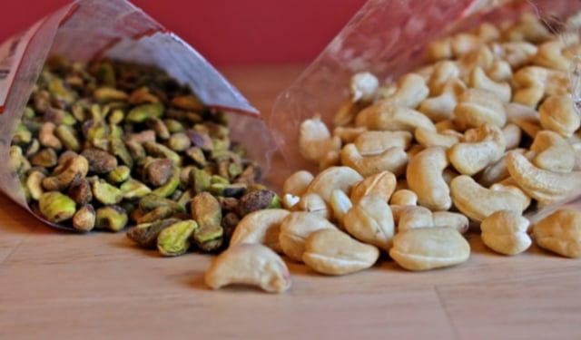 "فستق وكاجو" كاذبان لتصنيع حلويات العيد في سوريا