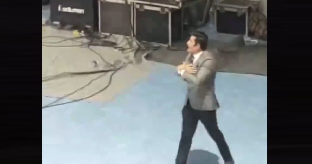 مدرس مصري يثير الجدل بأكبر مركز للدروس الخصوصية