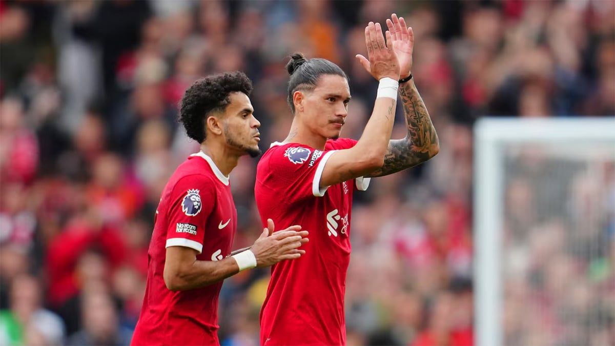 منافسة شرسة بين برشلونة وباريس سان جيرمان على لاعب ليفربول