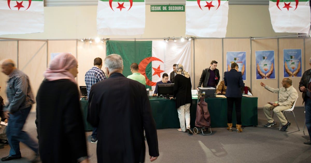 سابقة في الجزائر.. 3 سيدات يترشحن لـ"كرسي الرئاسة" (صور)