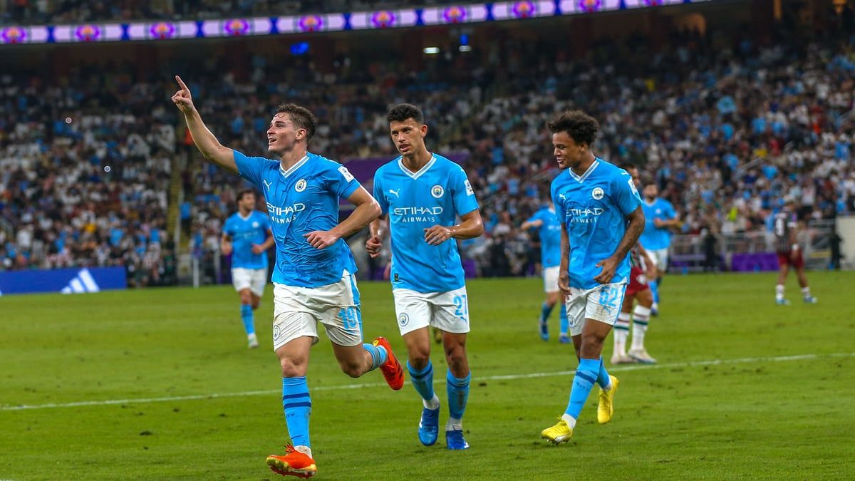 ألفاريز يحسم مستقبله مع مانشستر سيتي