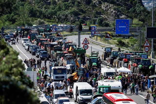 حال فرض رسوم على صادراتها.. الصين تهدد بـ"ضرب" الزراعة الأوروبية