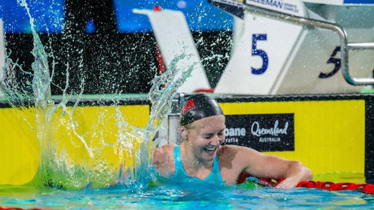 تيتموس تسجل رقمًا قياسيًّا عالميًّا جديدًا في سباق 200 متر حرة للسيدات