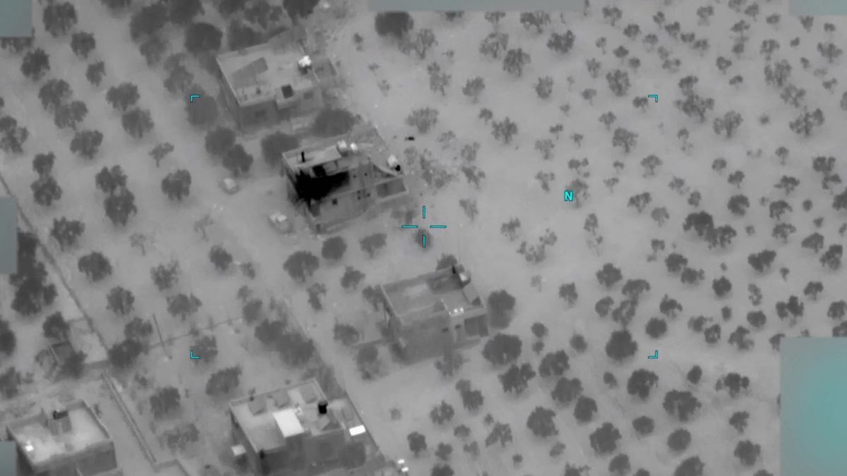 وقعوا في حقل ألغام.. مقتل 16 من الجيش السوري على يد "داعش"