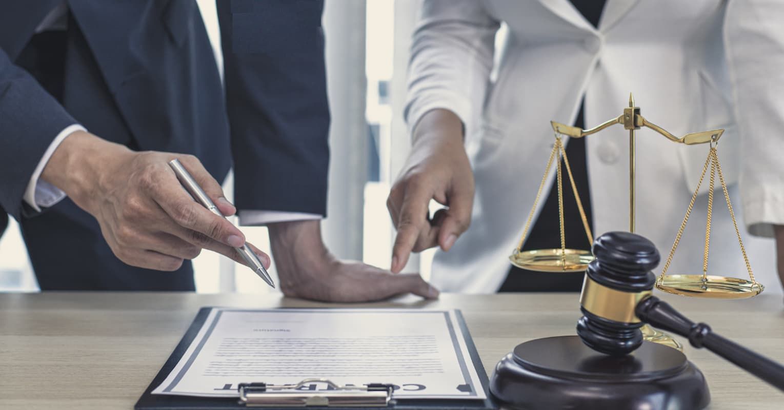 ما هي صلاحيات مكتب المحاماة الأجنبية في السعودية بعد التعديل؟! "العدل" تُجيب - موقع الخليج الان