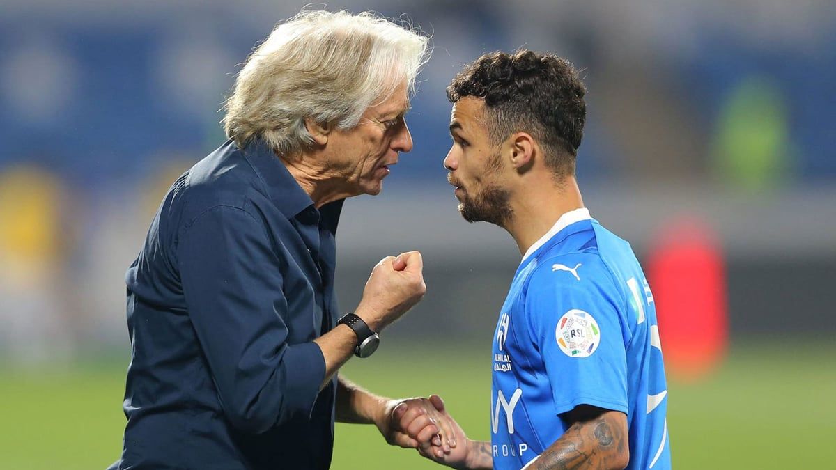 جيسوس يفاجئ الجميع بقرار صادم حول مهاجم الهلال