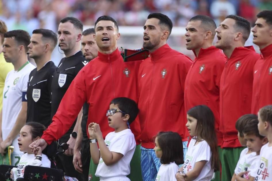 إشادة برونالدو بعد تعامله مع طفلة من ذوي الاحتياجات