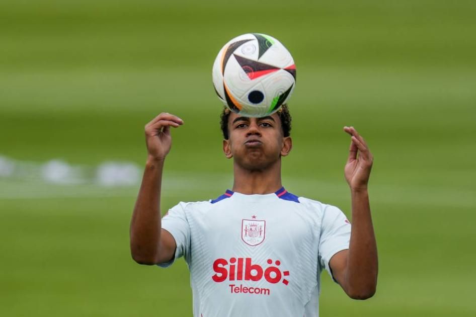 لامين يامال يدرس ويلعب في بطولة اليورو