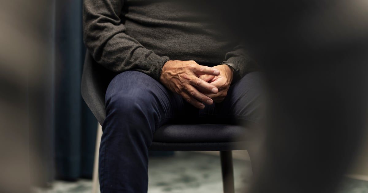 طبيب نفسي مغربي يكشف تفاصيل صادمة عن مهنته