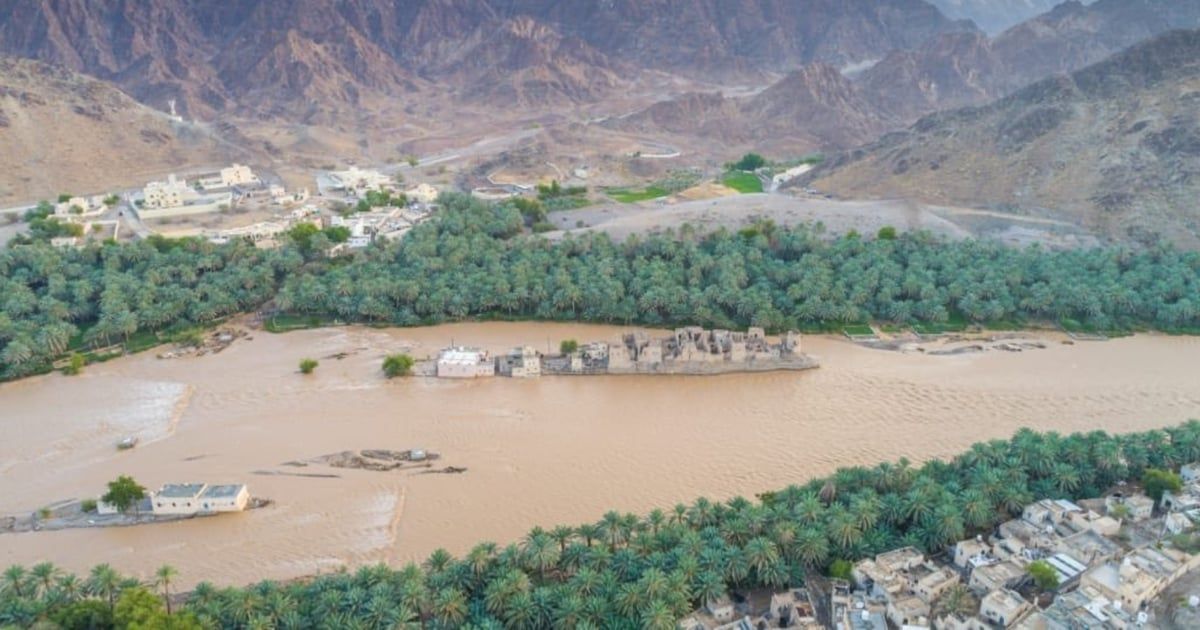 قرية عُمانية فريدة تجري في النهر منذ 100 عام (فيديو)