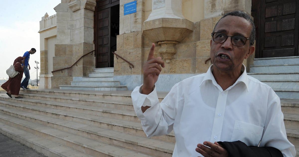 بعد دعوات لإحراق كتبه.. "غضب جزائري" يُخرج ياسمينة خضرا عن صمته