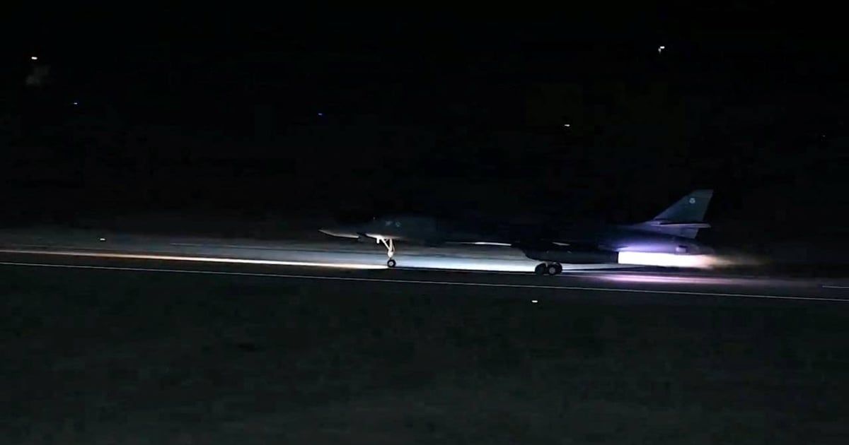 ضربات أمريكية بريطانية على مجمع حكومي وإذاعة للحوثيين قرب صنعاء