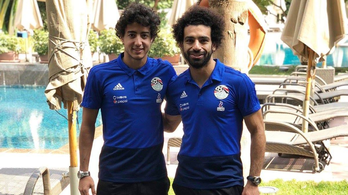 صلاح يغني في حفل زفاف محمد هاني (فيديو)