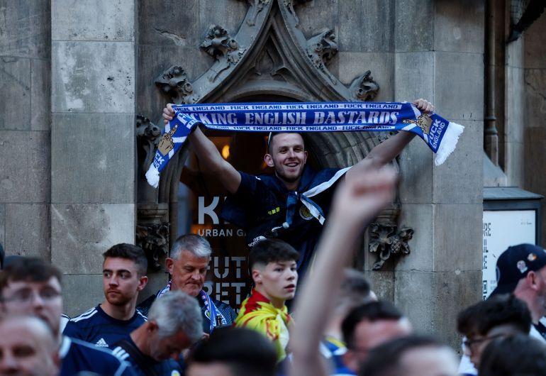 شاهد.. الجماهير الأسكتلندية تجتاح ميونخ قبل افتتاح يورو 2024 - موقع الخليج الان