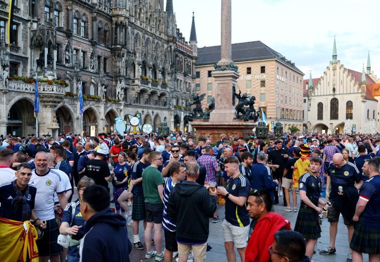 شاهد.. الجماهير الأسكتلندية تجتاح ميونخ قبل افتتاح يورو 2024 - موقع الخليج الان