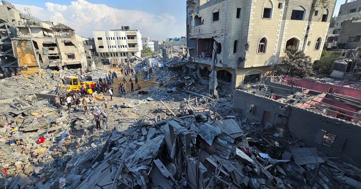 الغزيون "يتنفسون الموت" بسبب ركام الحرب والنفايات