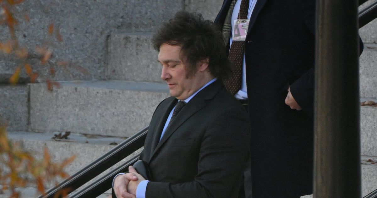 أبدى استعداده لدعم عسكري.. حليف جديد لأوكرانيا يثير غضب موسكو