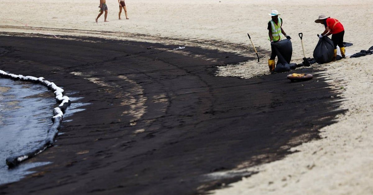 تسرب نفطي يغلق شواطئ جزيرة سنتوسا في سنغافورة