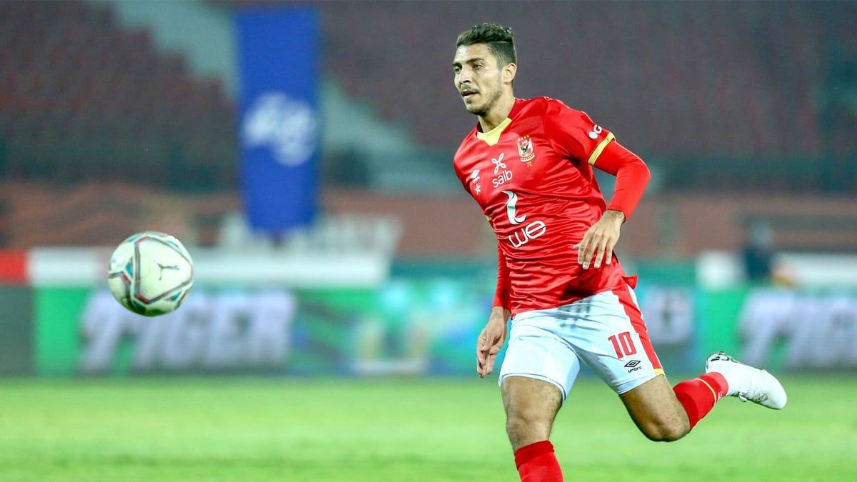 محمد شريف يوضح تفاصيل فشل انتقاله للزمالك.. وموقفه من العودة للأهلي