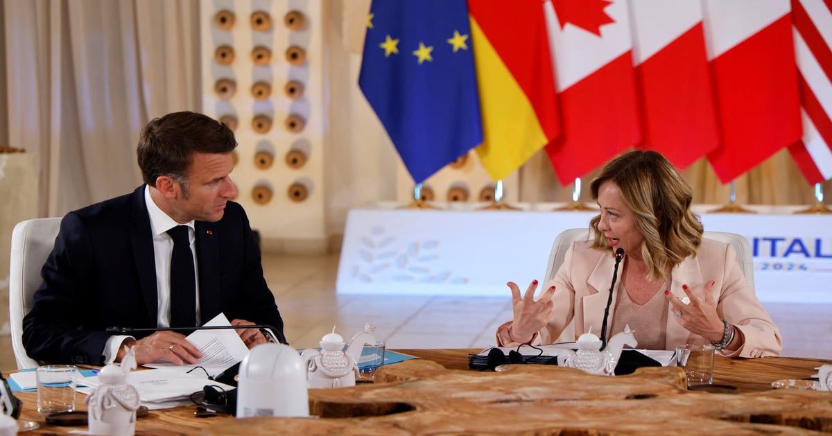 ميلوني وماكرون.. نظرات غريبة وترحيب بارد (فيديو)