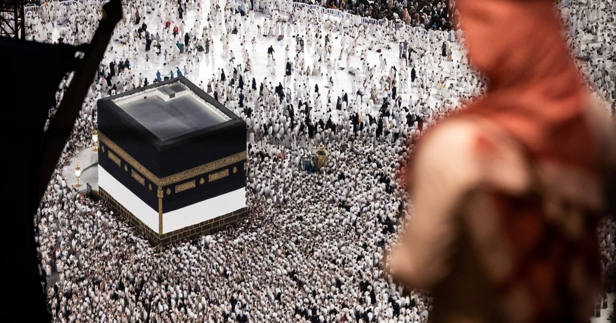 الحجاج ينفرون من عرفات إلى مزدلفة