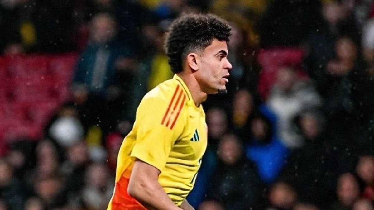 تدخل مروع على مهاجم ليفربول في مباراة منتخب بلاده (فيديو)