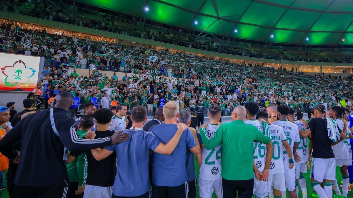 قرار ناري في الأهلي السعودي يطال 20 لاعبا مهما