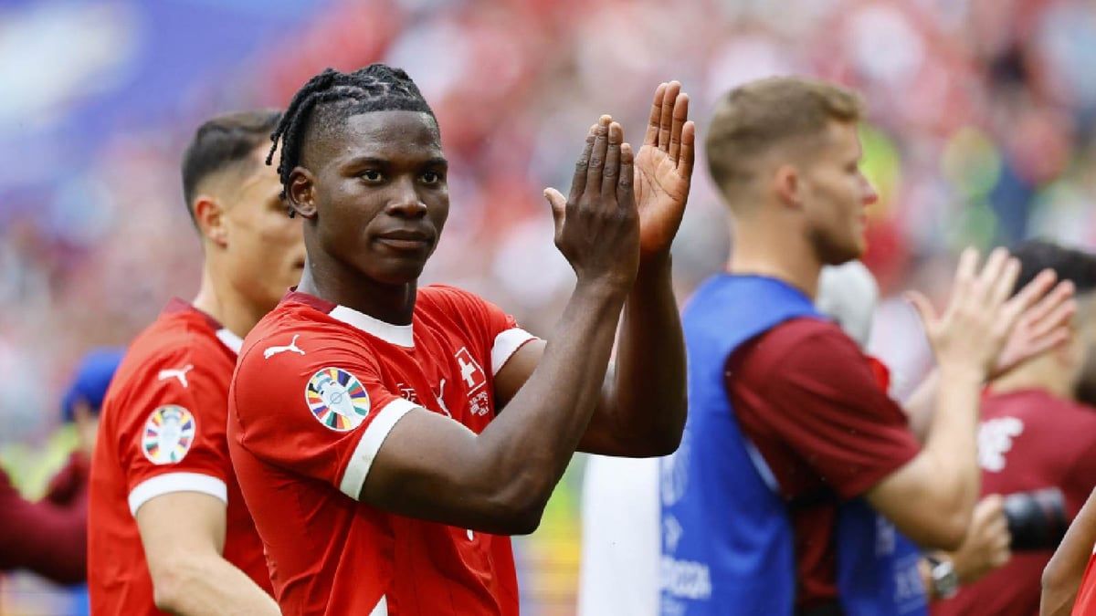 موقف محرج لنجم سويسرا في مباراة المجر