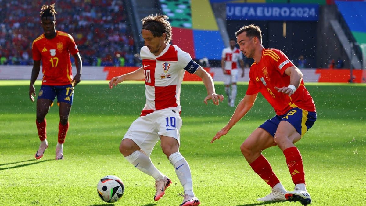 اكتسحت الإنترنت.. صورة رائعة لثلاثي ريال مدريد بعد مباراة إسبانيا وكرواتيا