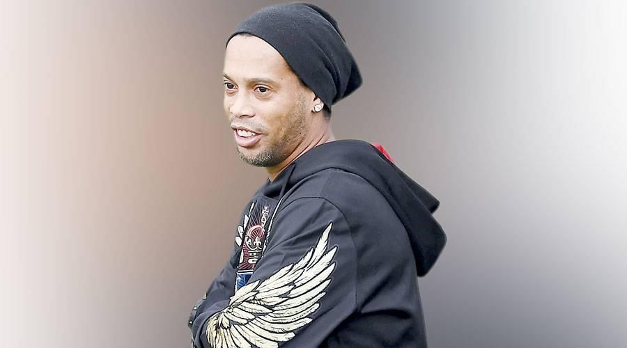 رونالدينيو ينتقد منتخب البرازيل ويشيد بفينيسيوس