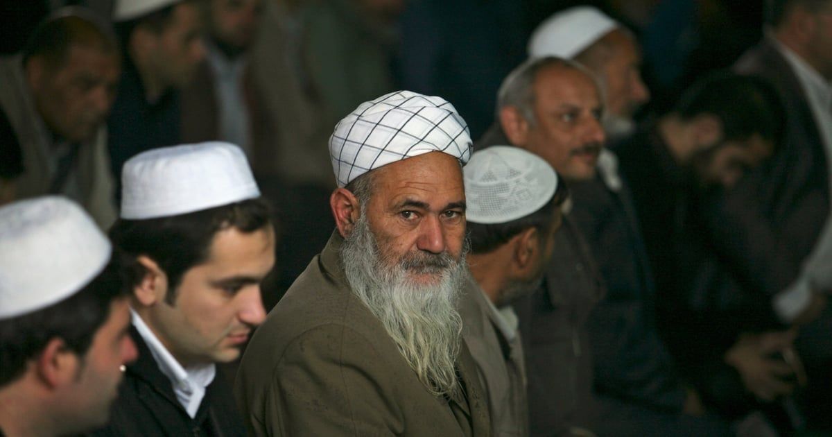 إيران تعتقل 4 من رجال الدين السنة