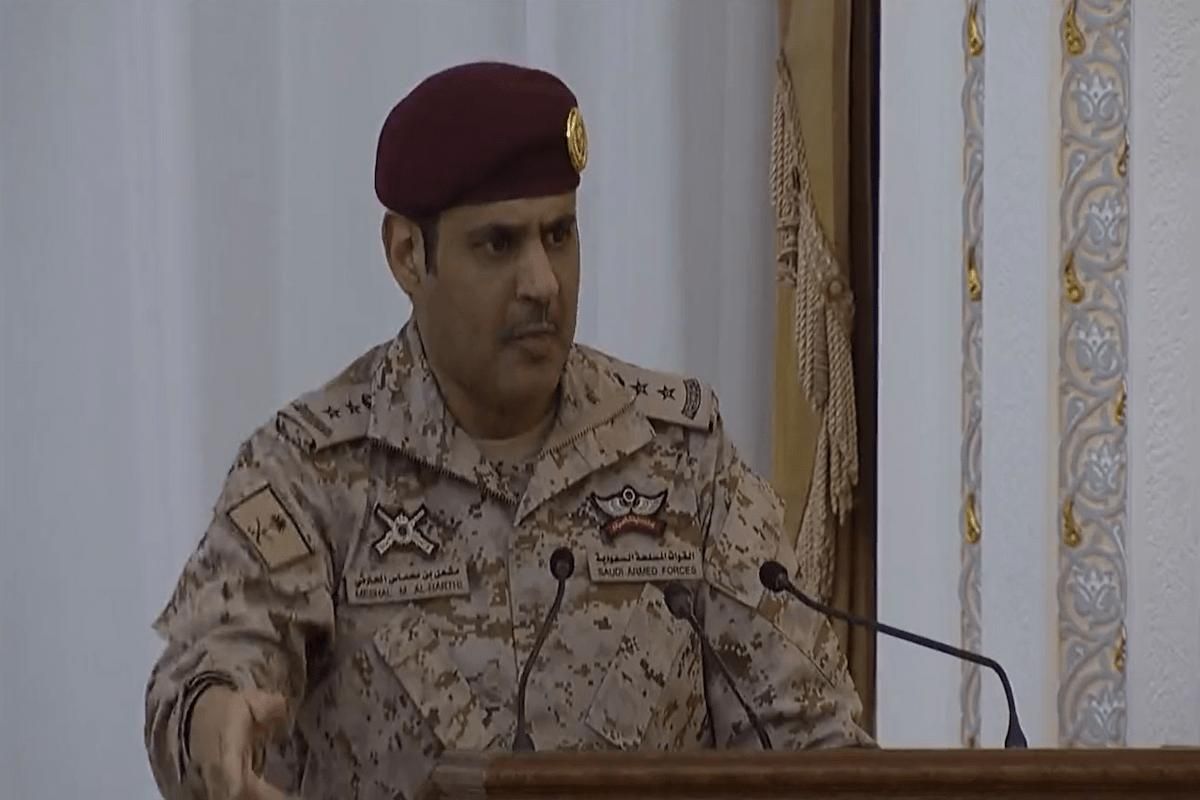 بإلقاء مذهل! شاهد.. الشاعر "الحارثي" يلقي قصيدة أمام ولي العهد للاحتفال بعيد الأضحى - موقع الخليج الان