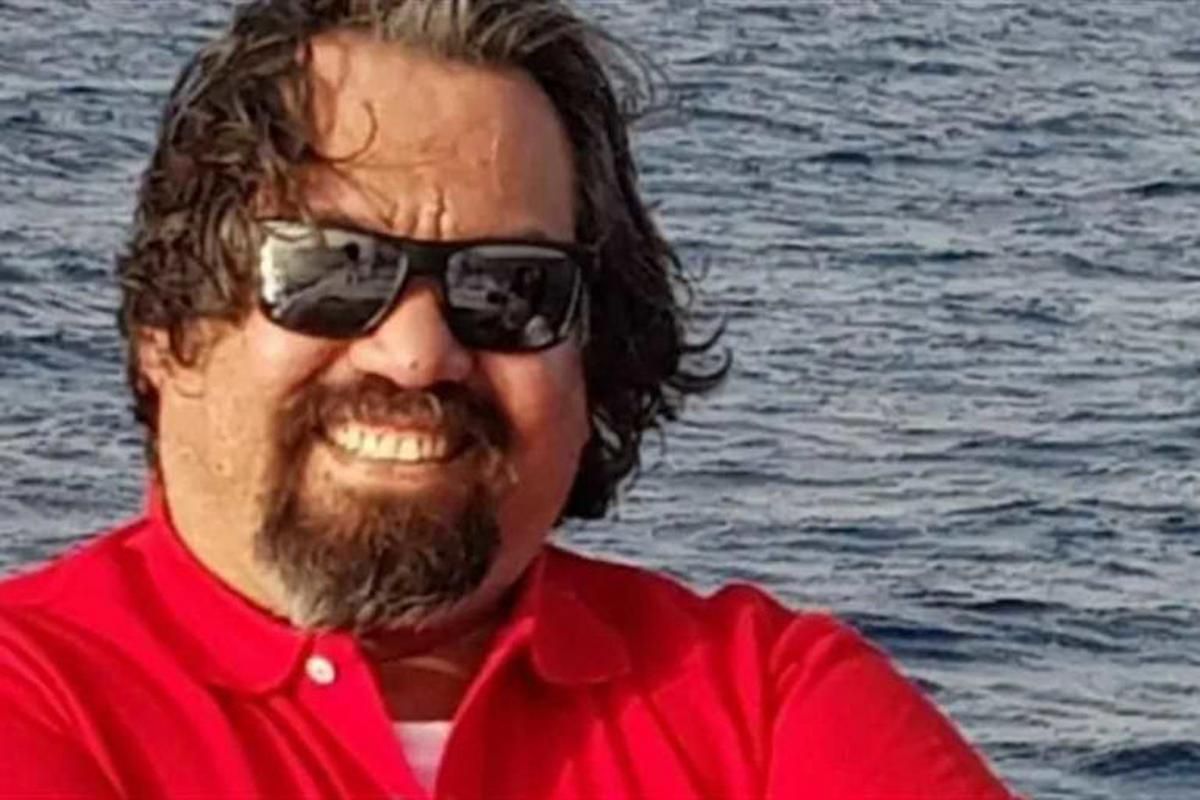 بشكل مؤسف! طيار يعلن عن وفاة قائد الرحلة الرئيسي خلال تواجد الطائرة في الجو - موقع الخليج الان