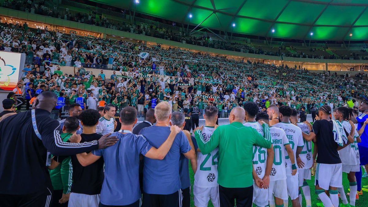 الهلال ينقذ الأهلي السعودي من مأزق كبير