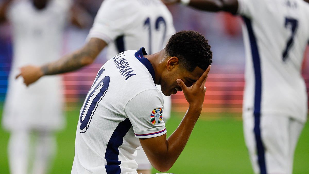 بيلينغهام يفسر طريقة احتفاله مع أرنولد بعد هدفه في صربيا