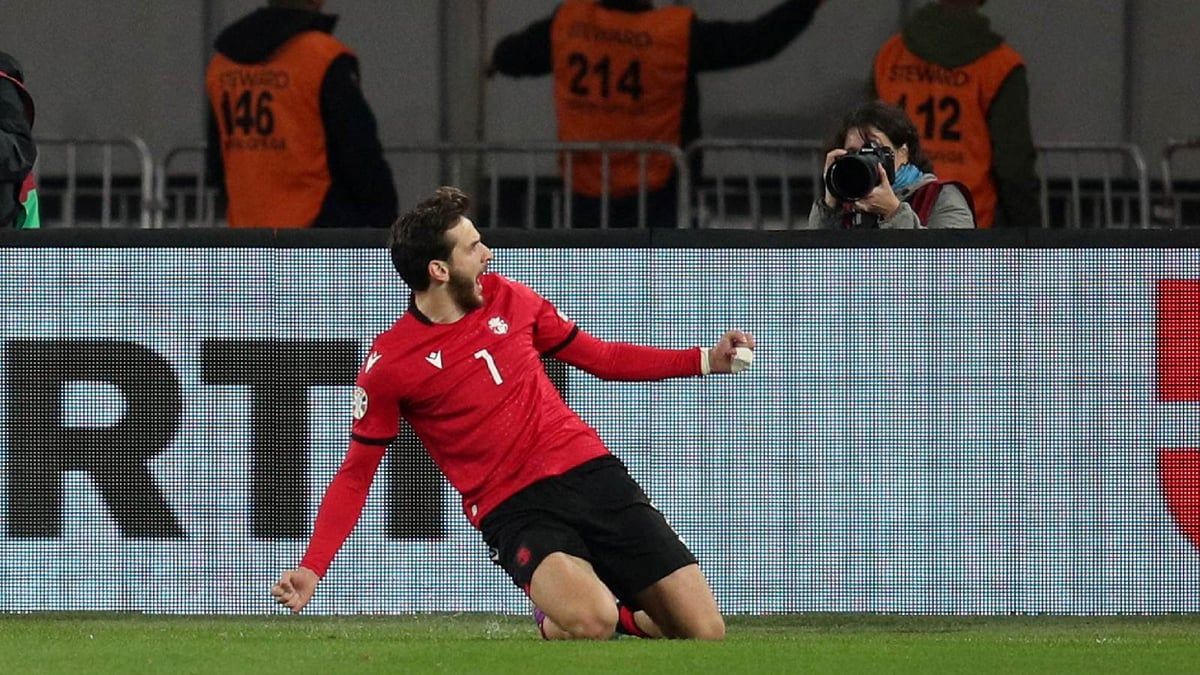 خليفة مبابي المحتمل.. نجم نابولي يطلب الرحيل بعد اليورو