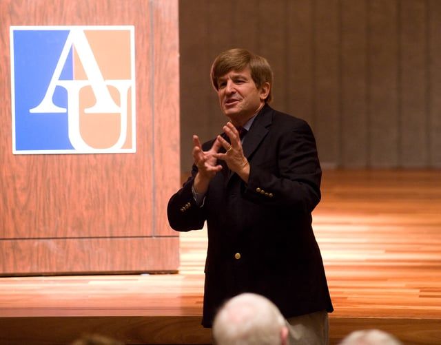 بايدن أم ترامب؟.. "مفاتيح ليتشمان" تتوقع هوية الفائز