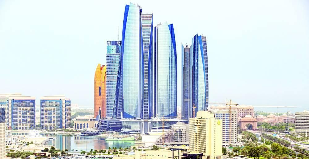 «هينلي آند بارتنرز»: الإمارات تتصدر عالمياً بجذب 6700 مليونير في 2024