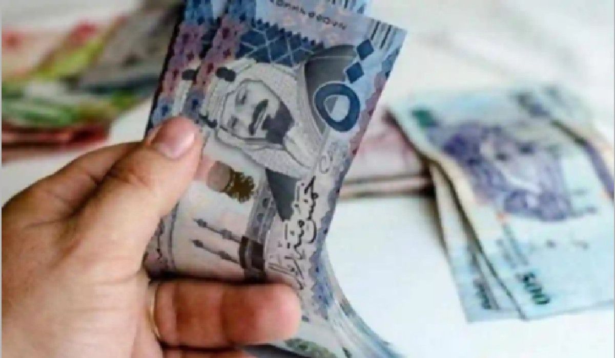السعودية تُعلن تبكير صرف رواتب الموظفين للعاملين بهذه الجهة - موقع الخليج الان
