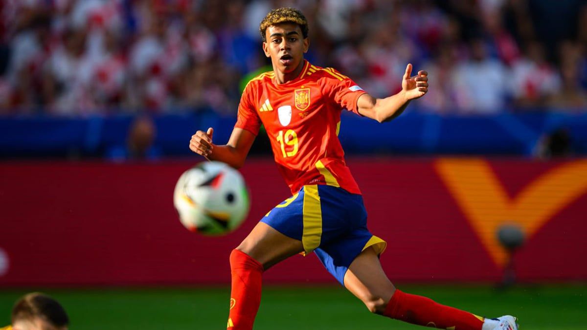 لامين يامال: أتمنى أن أصبح أسطورة في برشلونة