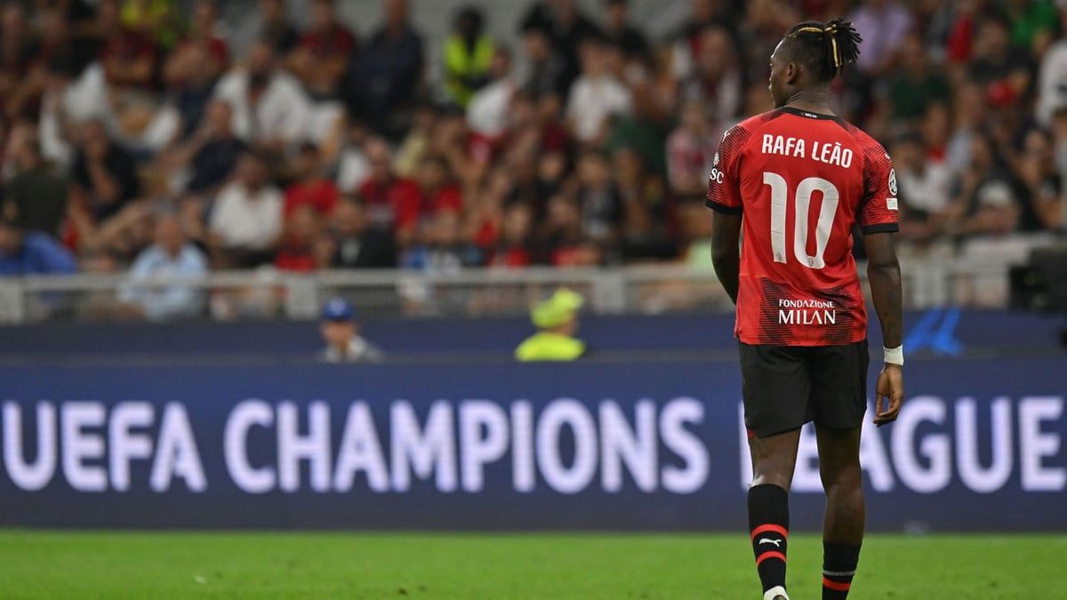 نجم ميلان يصدم الهلال السعودي