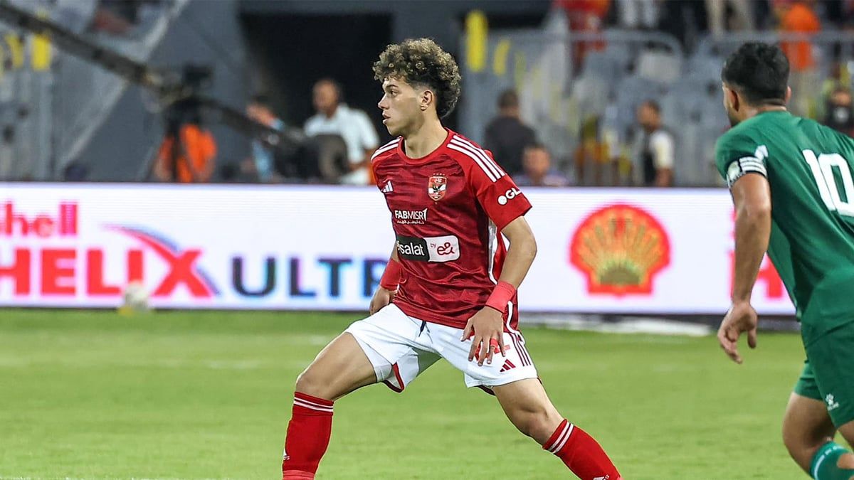 إمام عاشور يحرج مشجعا للأهلي المصري (فيديو)