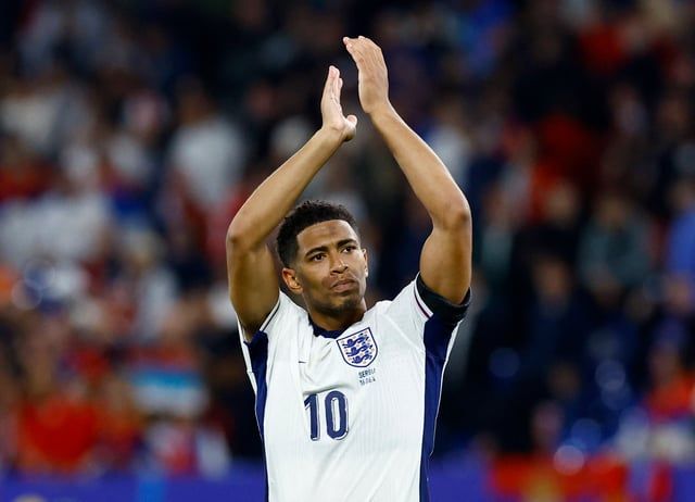 سبب البقع السوداء في وجه بيلينغهام (صور)