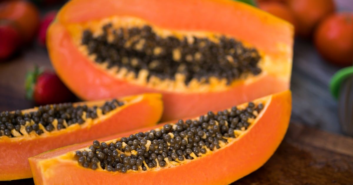 مزارع ينجح بزراعة فاكهة "البابايا" الاستوائية في العراق