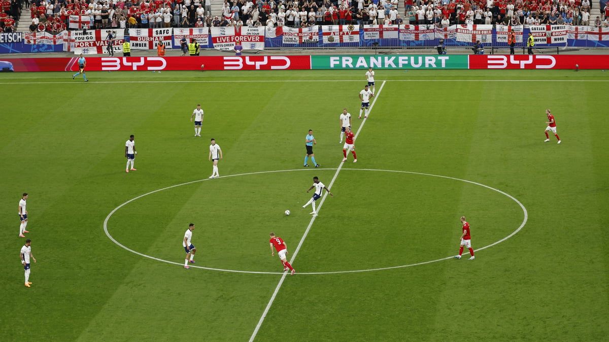 تغطية مباشرة.. مباراة الدنمارك وإنجلترا في يورو 2024