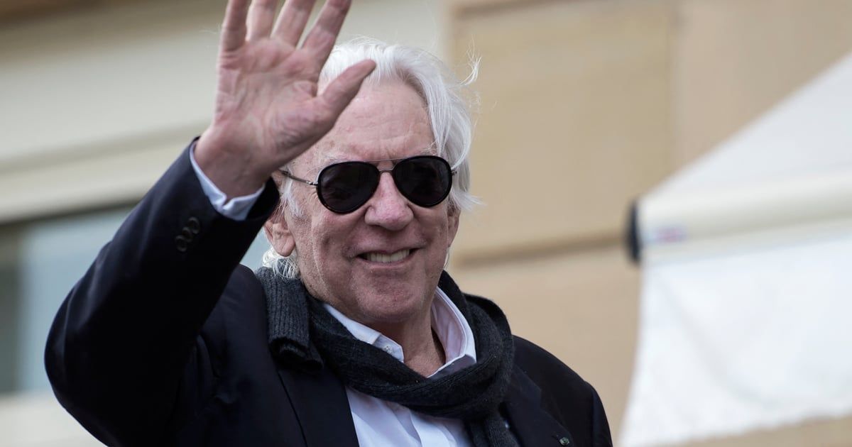 نجم فيلم "كبرياء وتحامل".. وفاة الممثل الشهير دونالد ساذرلاند