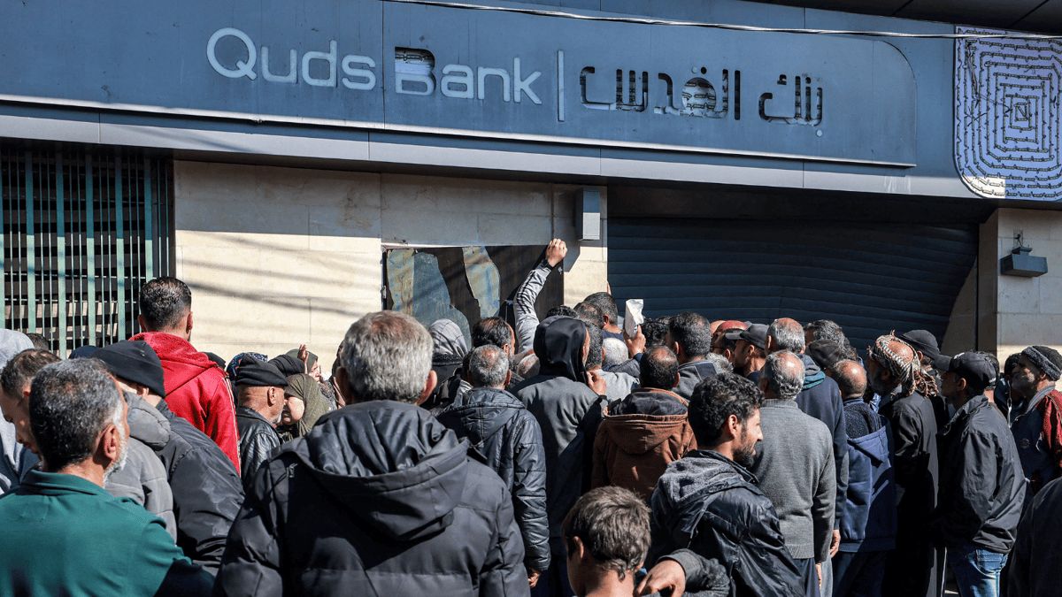 "ثلث أموال القطاع".. نهب 120 مليون دولار من بنوك غزة خلال شهرين