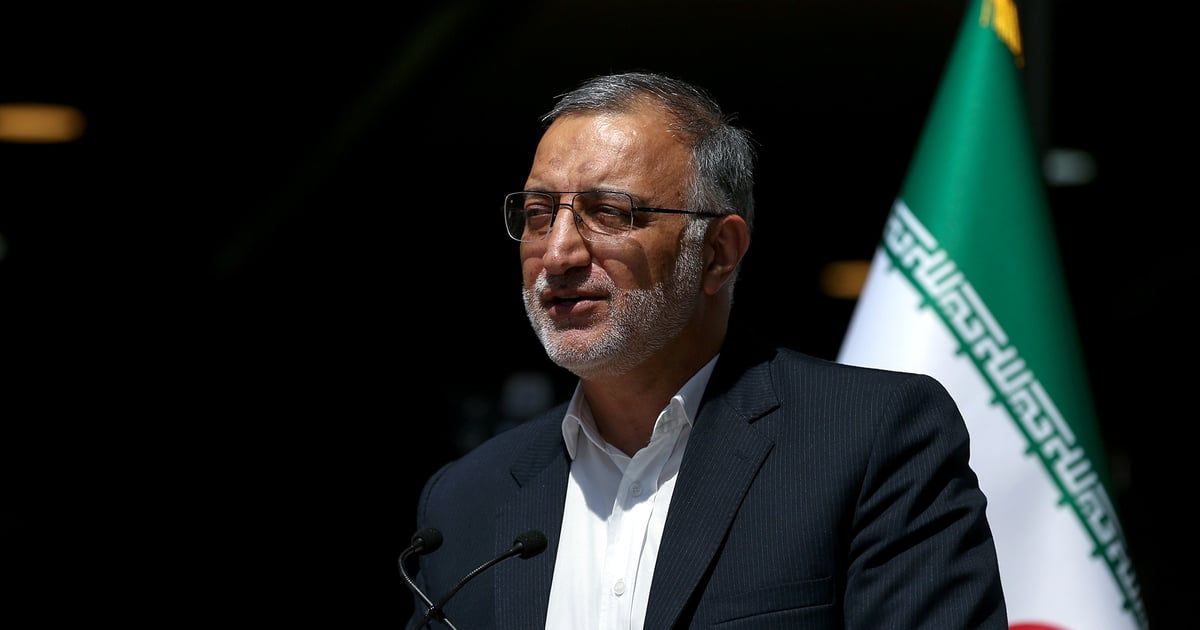 وسط سخرية واسعة.. مرشح متشدد يعد الإيرانيين بـ 20 غرامًا من الذهب